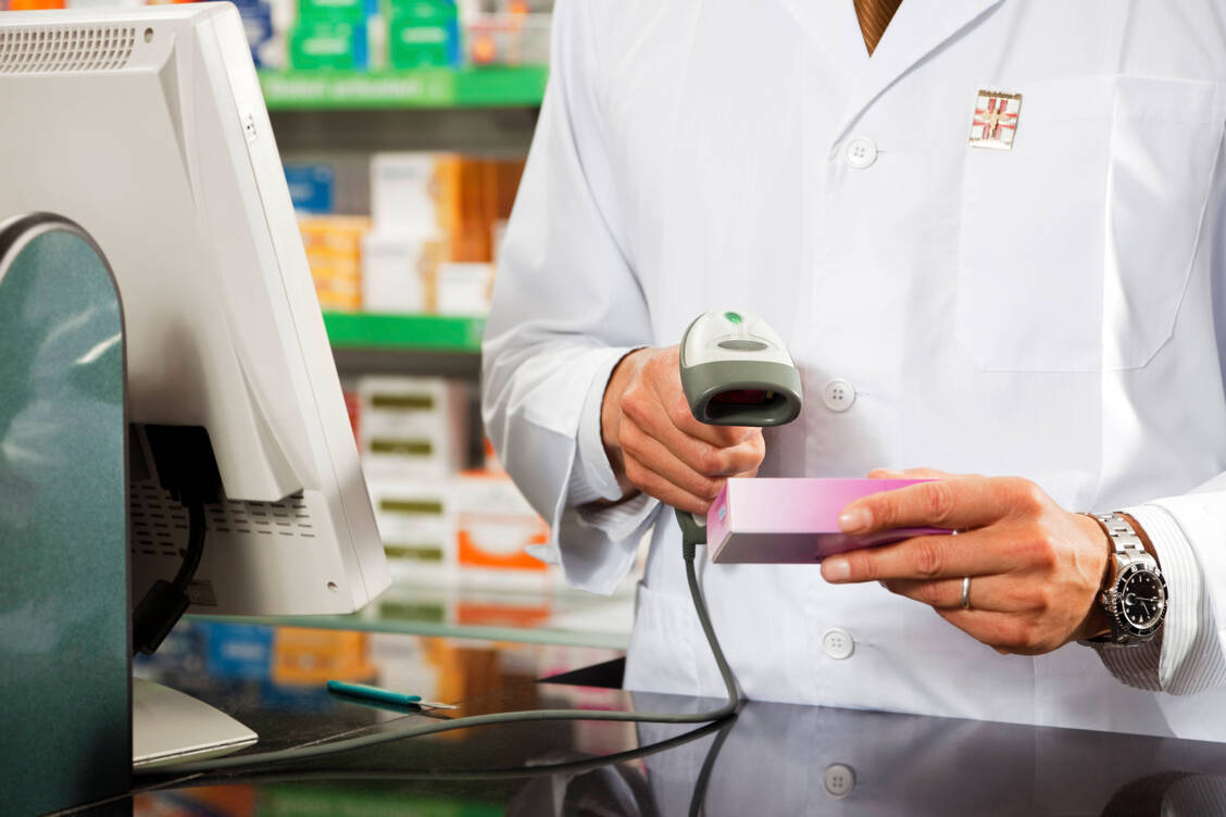 Prozesse verschmelzen: Mit einer Rückbuchung setzt das Securpharm-System nun automatisch jene Alarme auf den Status »gelöst«, die aufgrund von doppelten Ausbuchungen entstanden sind. / Foto: Imago Images/Shotshop
