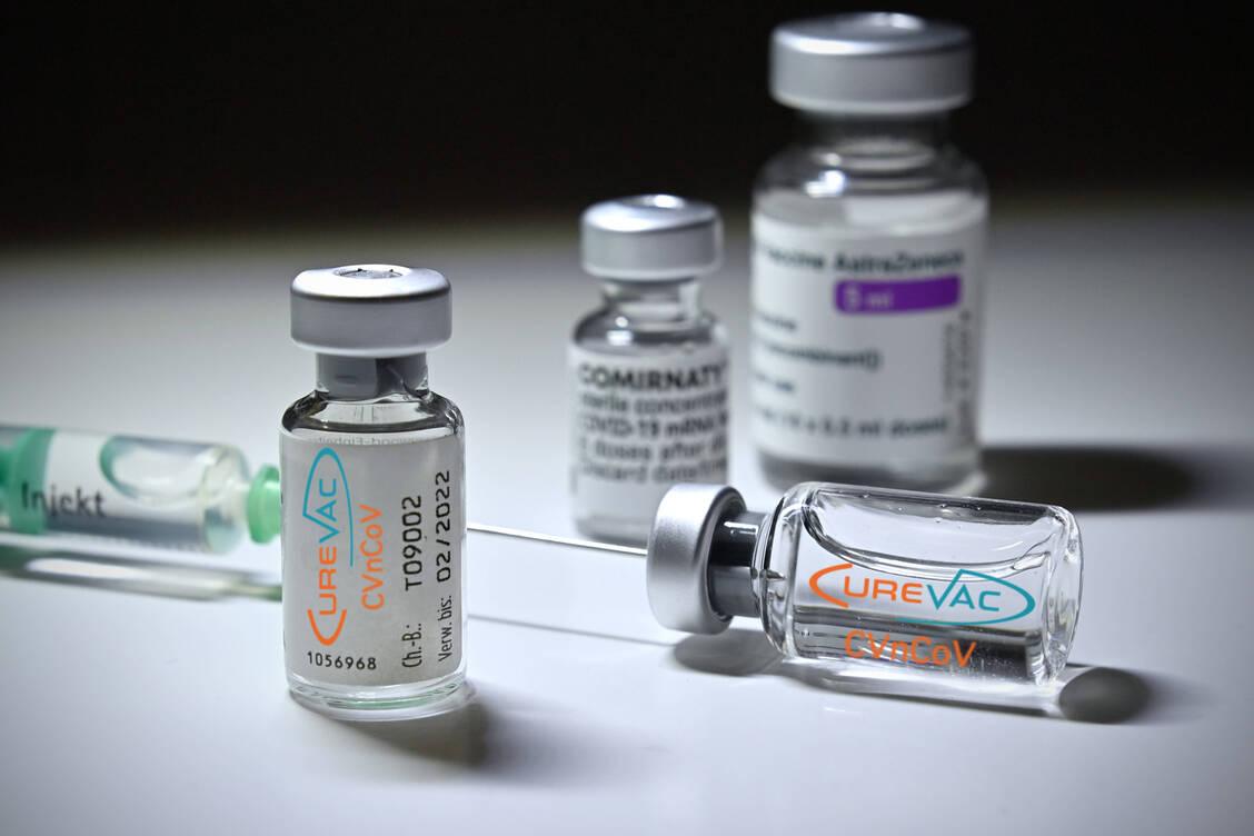 Curevacs mRNA-Impfstoff CVnCoV wird es wohl nie auf den Markt schaffen. Zu groß war der Vorsprung der Konkurrenz. / Foto: Imago Images/Sven Simon