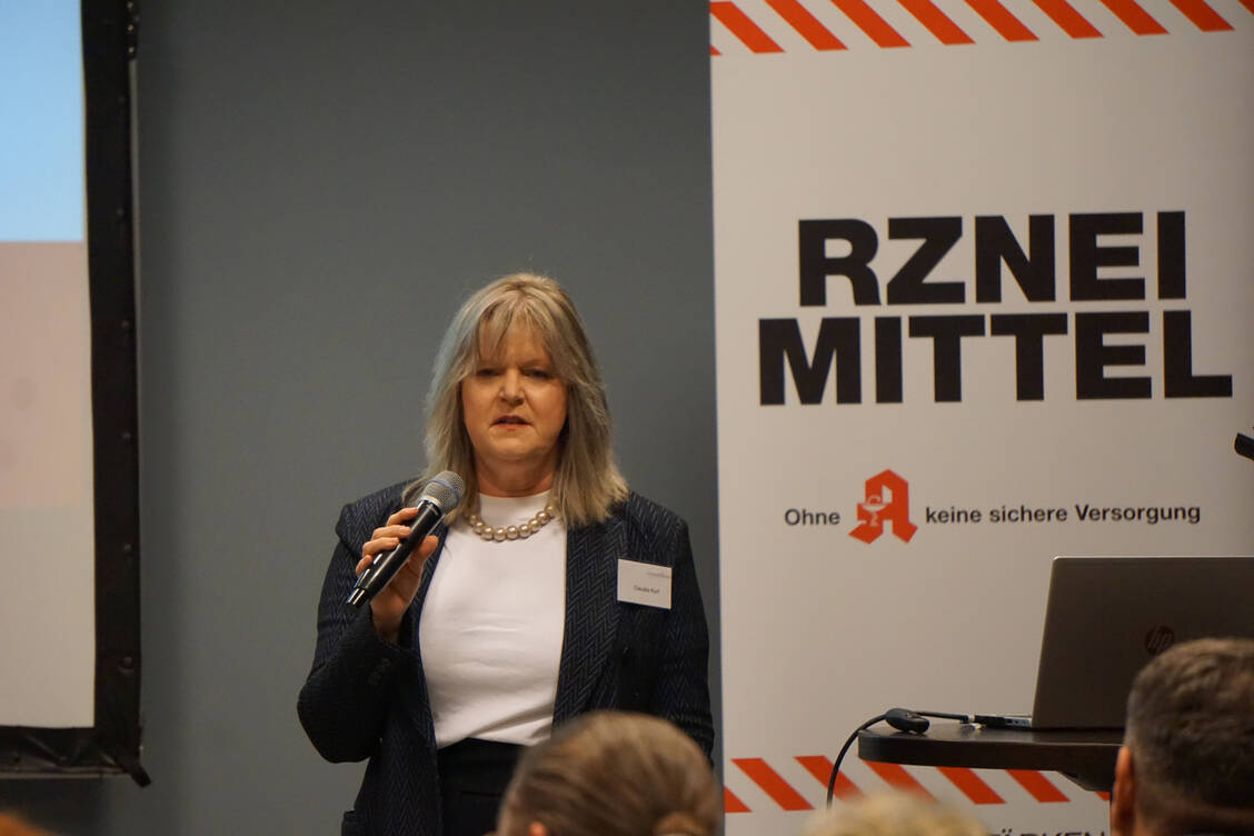 Um die Apotheke vor Ort zukunftsfest zu machen, braucht es neue Tätigkeitsfelder.  Das betonte Claudia Korf, ABDA-Geschäftsführerin Ökonomie, beim Apothekerforum Brandenburg am 8. November in Rheinsberg. / © AVB