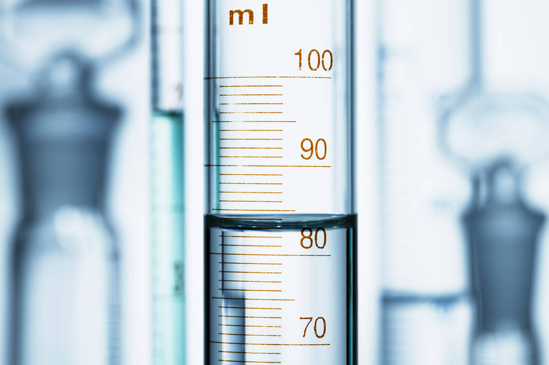 Die DAC/NRF-Rezepturen zur Herstellung von Desinfektionsmitteln enthalten volumetrische und gravimetrische Angaben. / Foto: Getty Images/GIPhotoStock