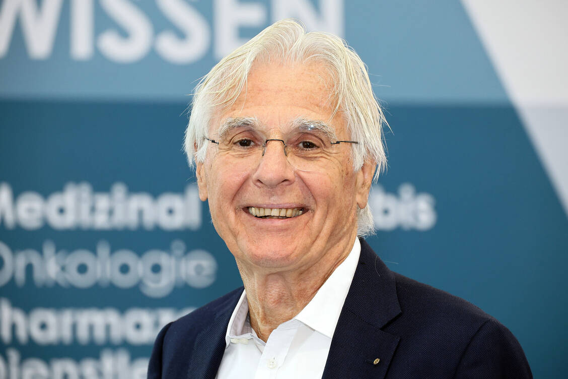 Erste Vetreter therapeutischer Krebsimpfstoffe werden in den nächsten Jahren zugelassen werden, ist Professor Dr. Theo Dingermann  überzeugt. / © PZ/Alois Müller