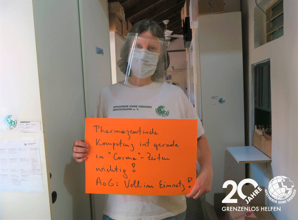 Im Gesundheitszentrum in Villa Zagala  in Buenos Aires, Argentinien, sorgt AoG-Projektleiterin Dr. Carina Vetye für die lokale pharmazeutische Versorgung der Bevölkerung. / Foto: AoG