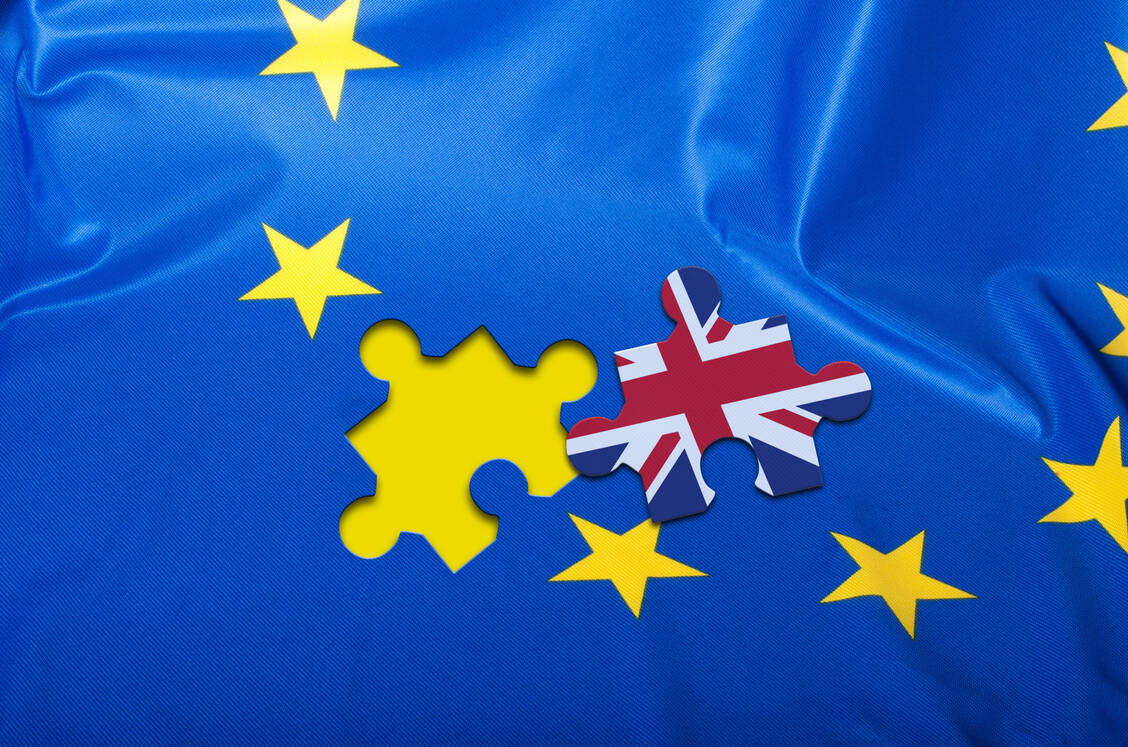 Zwar gelten derzeit noch einige Übergangsfristen, aber demnächst macht Großbritannien seine eigenen Spielregeln. Der BAH rät, sich schon jetzt darauf vorzubereiten. / Foto: Adobe Stock/jamdesign