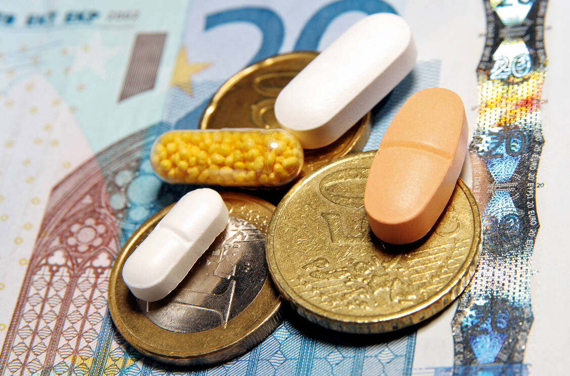 Die Krankenkassen profitieren weiterhin von  der guten Konjunktur. Rabattverträge lassen die Erträge der GKV sprudeln. / Foto: DeVice - Fotolia.com