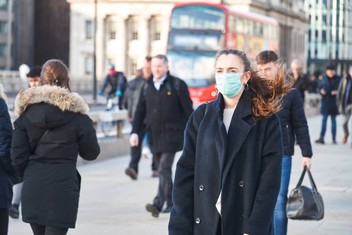 Daten aus Großbritannien lassen vermuten, dass Omikron-Infektionen seltener zu schweren Covid-19-Verläufen führen als bisherige Varianten.  / Foto: Adobe Stock/gemphotography