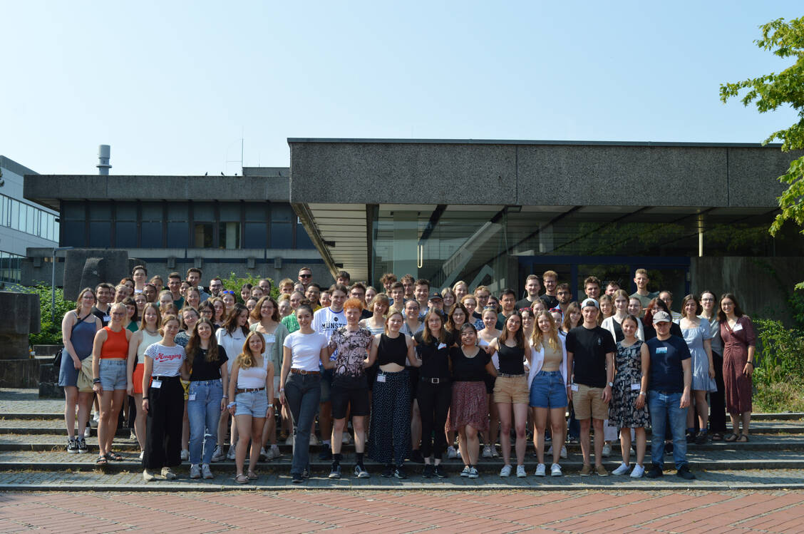 Rund 130 Pharmaziestudierende und Interessierte nahmen vom 16. bis zum 18. Juni 2023 beim PharmaWeekend teil. / Foto: BPhD