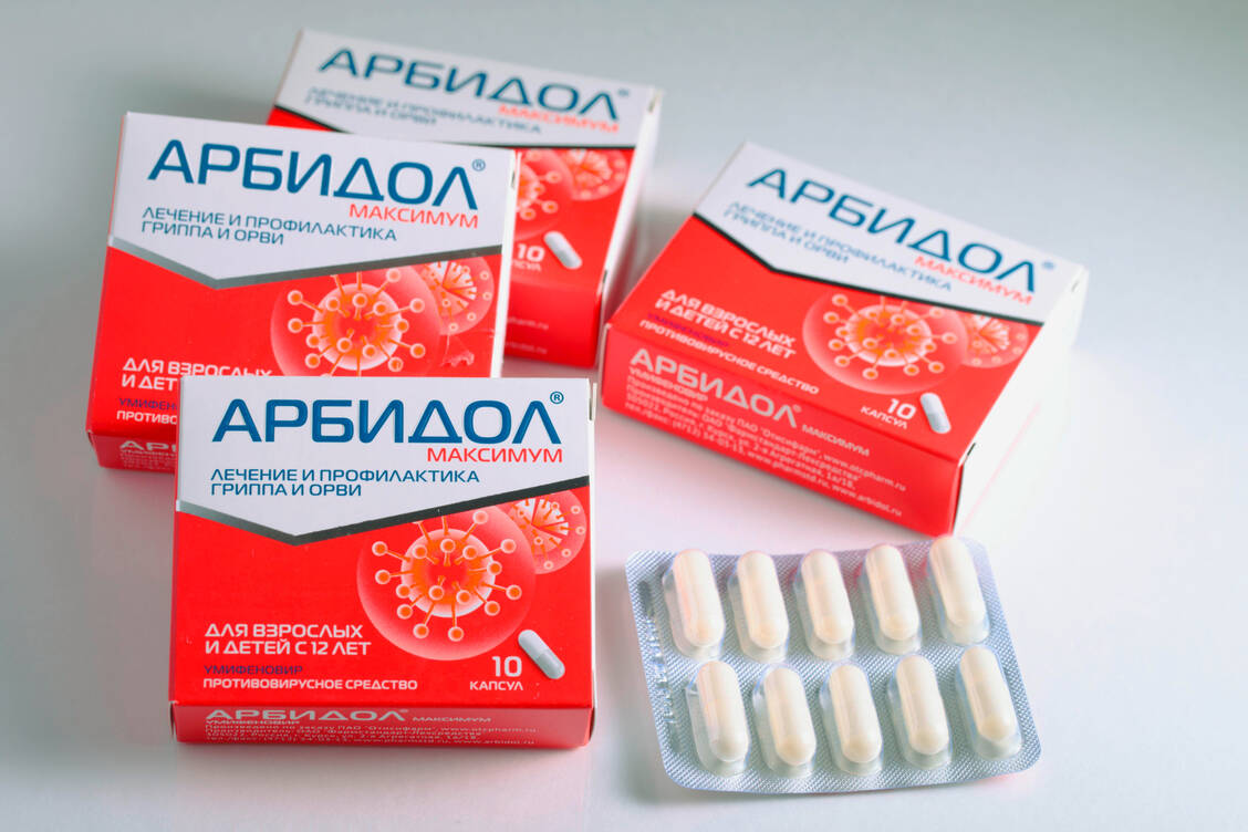 In Russland ist das Präparat Arbidol sehr bekannt, unter anderem als Grippe-Medikament. In China wird es nun bei Covid-19 in einer Studie getestet. / Foto: Lilyana Vynogradova / Alamy Stock Photo