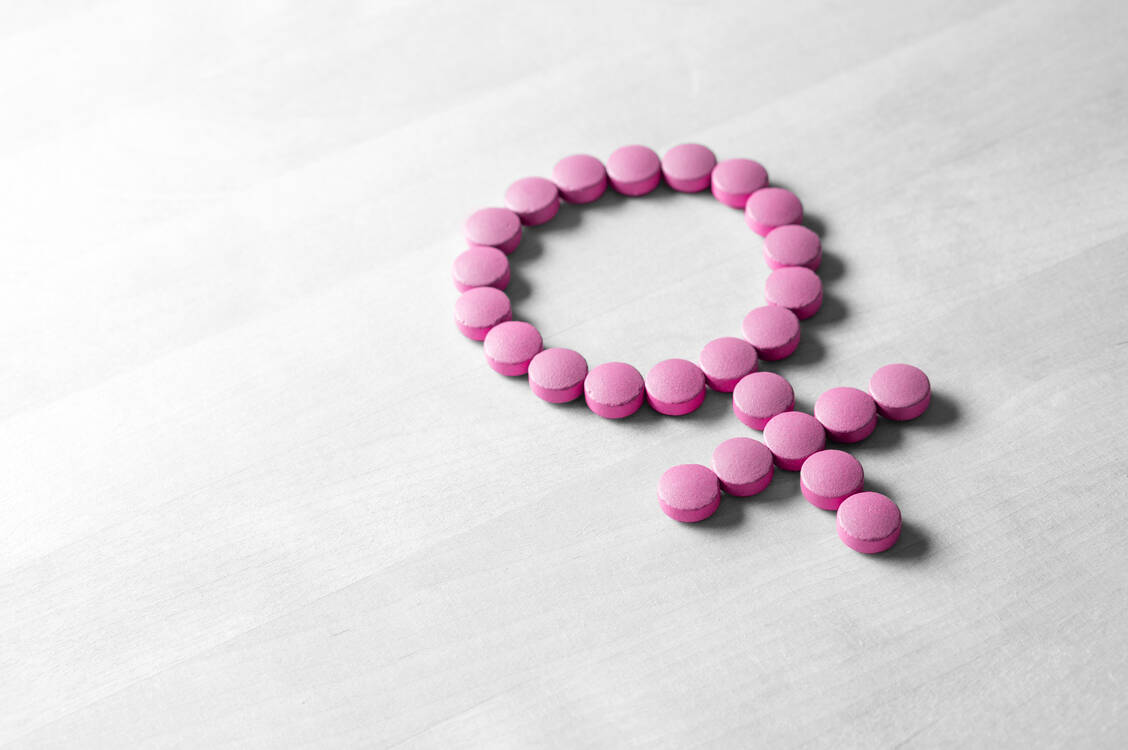 Bei einer Hormonersatztherapie sollte wenn möglich eher lokal als oral behandelt werden. / Foto: Adobe Stock/terovesalainen