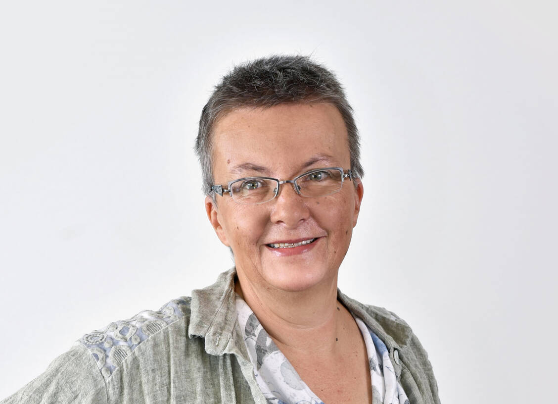 Kathrin Vogler, gesundheitspolitische Sprecherin der Gruppe »Die Linke« im Bundestag, hat das Bundesgesundheitsministerium aufgefordert, die Apothekenreform grundsätzlich zu überarbeiten. / Foto: Vogler/Die Linke