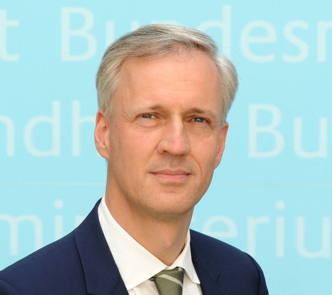 BMG-Abteilungsleiter Thomas Müller sprach bei den »Pharma Trends 2026« auch über die Apothekenreform und die Honorarerhöhung. / © BMG