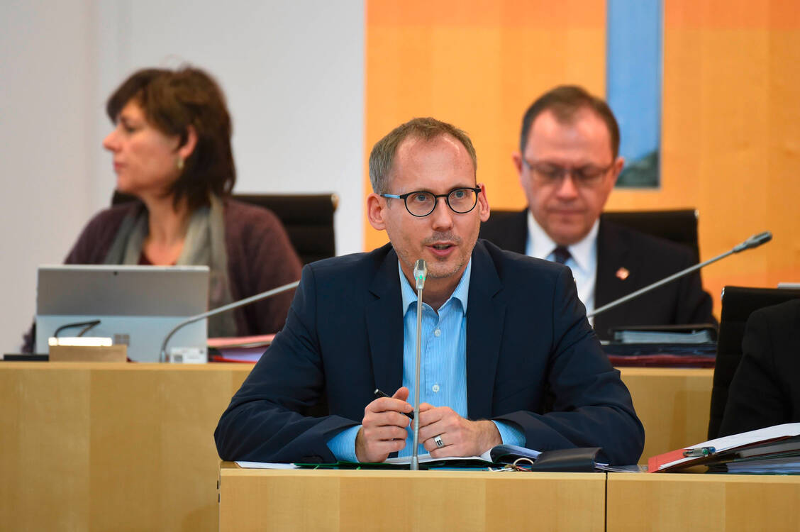 Hessens Gesundheitsminister Kai Klose (Grüne) will erreichen, dass Apotheker insbesondere Besucher von Pflegeheimen auf das Coronavirus testen. / Foto: imago/Jan Huebner