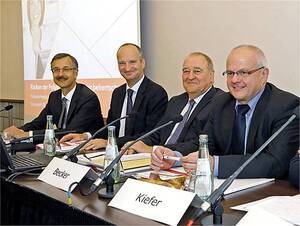 Sind vom Nutzen des  Medikationsplans überzeugt:  ABDA-Hauptgeschäftsführer  Sebastian Schmitz,  Friedemann Schmidt, Fritz Becker  und Andreas Kiefer. (von links)