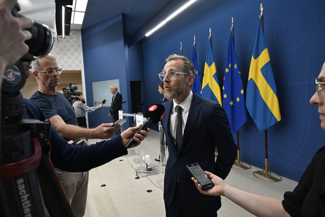 Schwedens Sozialminister Jakob Forssmed informierte am gestrigen Donnerstag bei einer Pressekonferenz in Stockholm über den ersten Mpox-Fall mit neuer Variante in Europa. / Foto: Imago/TT