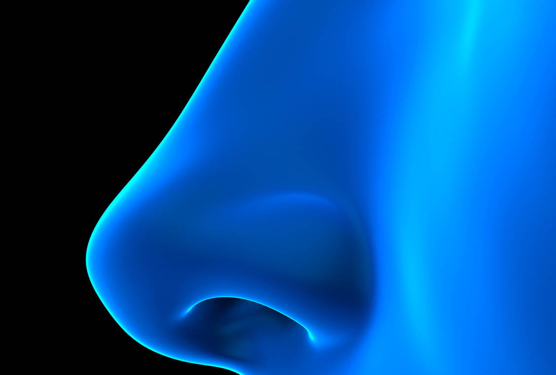 Die Verabreichung eines intranasalen Impfstoffs gegen SARS-CoV-2 hätte gegenüber der Injektion bestimmte Vorteile. / Foto: Adobe Stock/SciePro