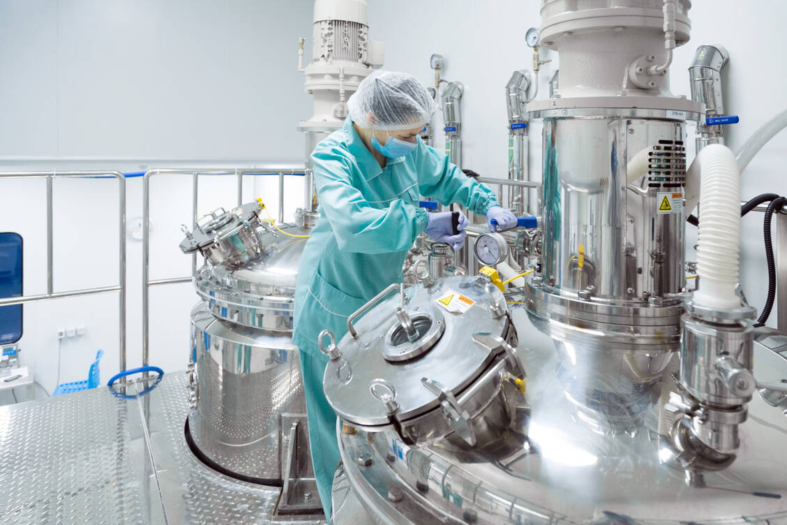 Die Pharmaindustrie in Deutschland ist im Vergleich zu anderen europäischen Ländern besonders stark von ausbleibenden Zulieferungen betroffen. / Foto: Adobe Stock/Ivan Traimak