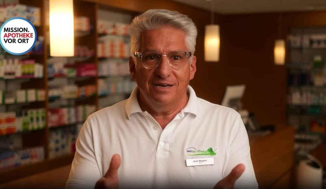 Ariel Wagner in einem der für die Kampagne produzierten Videos.  / © Mission-Apotheke/Screenshot