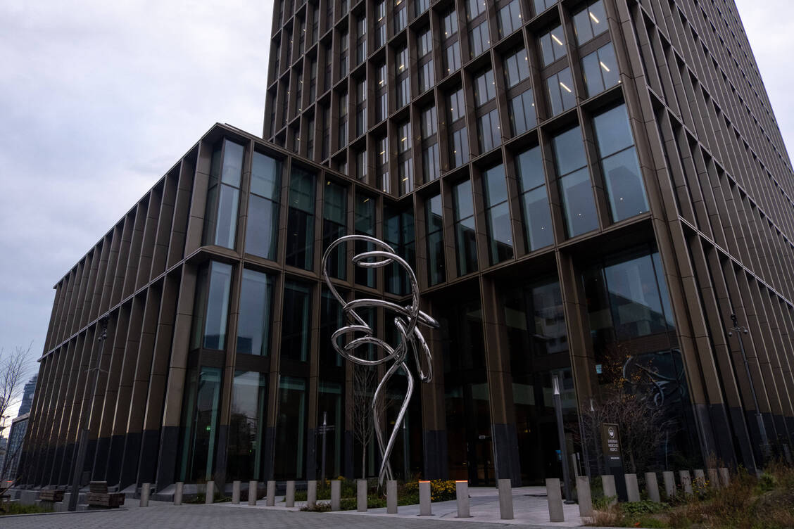 Die EMA soll in Zukunft unter anderem das Risiko von Versorgungsengpässen bei wichtigen Arzneimitteln und Medizinprodukten überwachen. / Foto: Imago Images/Hans Lucas