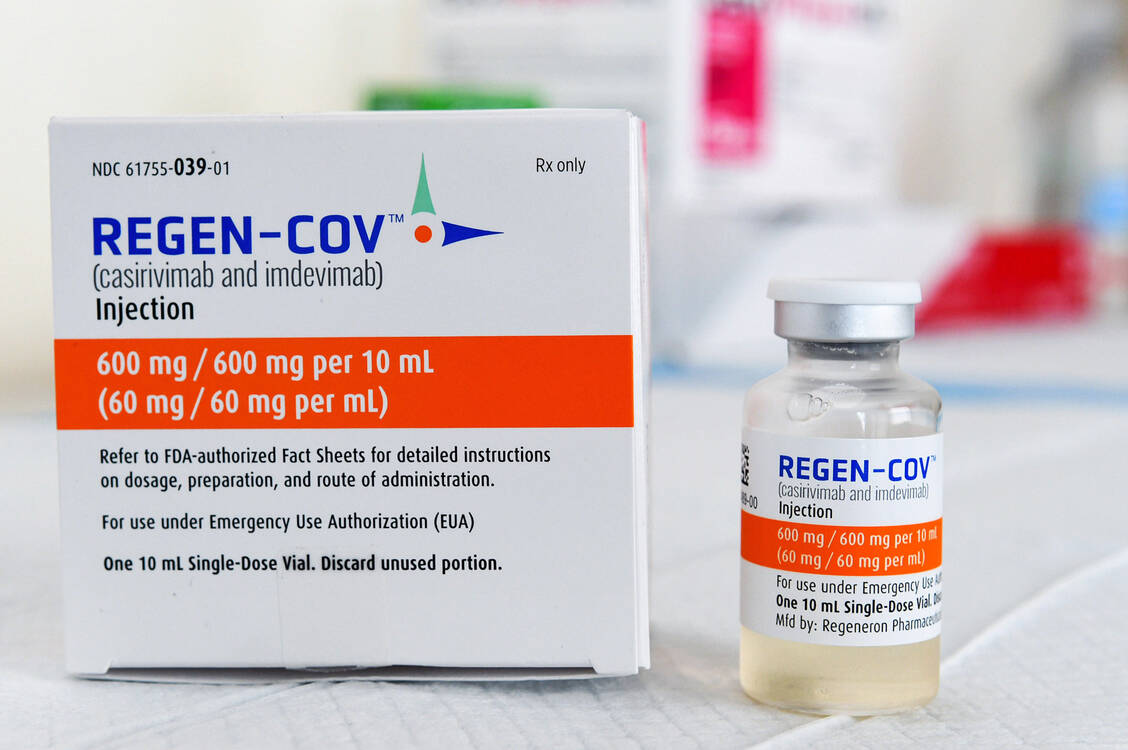 REGEN-COV ist ein sogenannter Antikörper-Cocktail. Er enthält Casirivimab und Imdevimab, die sich beide gegen das Spike-Protein von SARS-CoV-2 richten. / Foto: imago images/ZUMA Wire