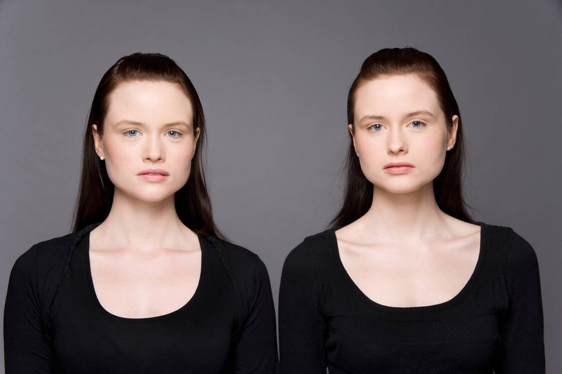 Eineiige Zwillinge haben  die gleichen Gene, die gleiche Herkunft und häufig auch die gleiche Lebensweise. Sie eignen sich daher gut für verzerrungsarme Studien. / Foto: Getty Images/Robert Recker