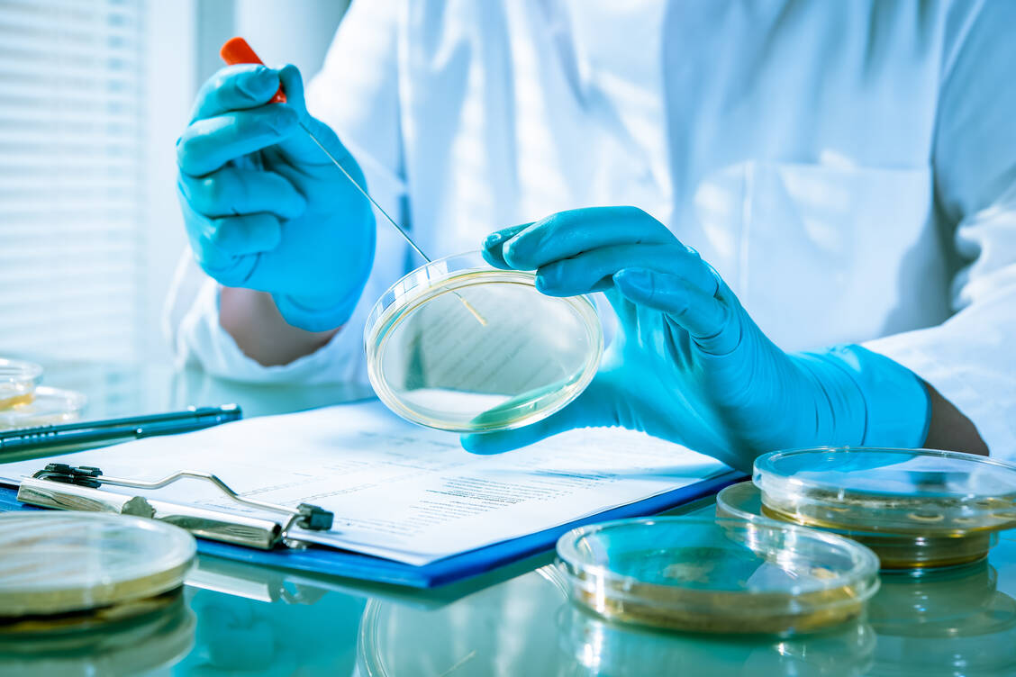 Die Entwicklung neuer Antibiotika erfordert ungeheure Anstrengungen. / Foto: Adobe Stock/Alexander Raths