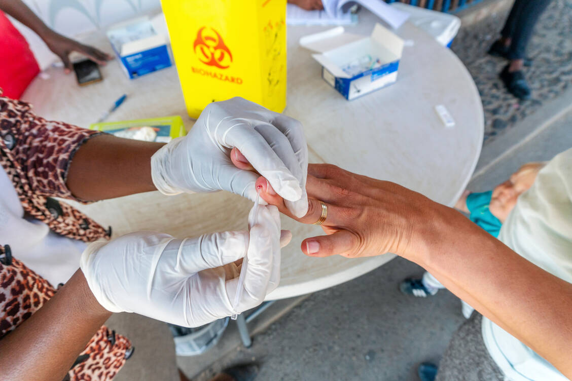 Schnelltests helfen, Malaria schnell zu erkennen und zu behandeln. / Foto: Adobe Stock/malajscy
