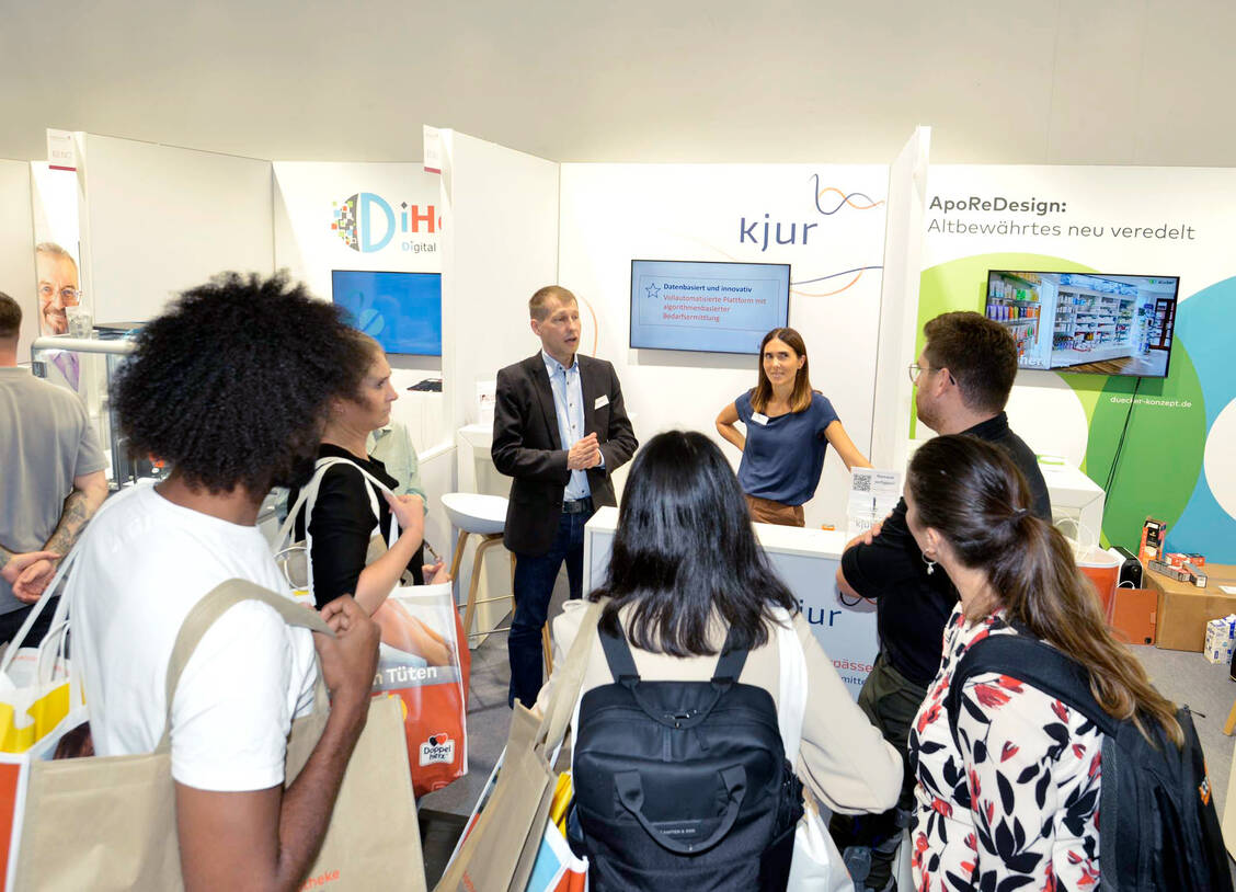 Studierende und Berufsanfänger können auf der Messe Kontakte zu zahlreichen Ausstellern knüpfen. / Foto: Avoxa/Expopharm