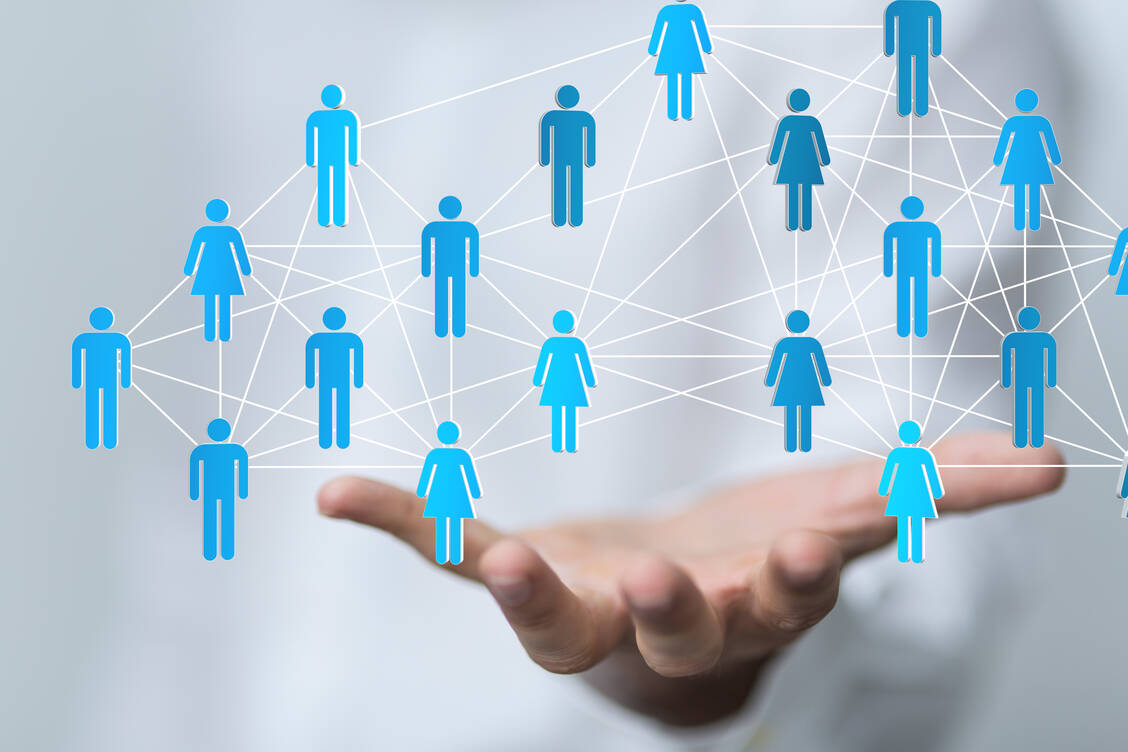 Die richtige digitale Aufstellung kann helfen, neue und alte Kunden stärker zu binden.  / Foto: Adobe Stock/vegefox.com