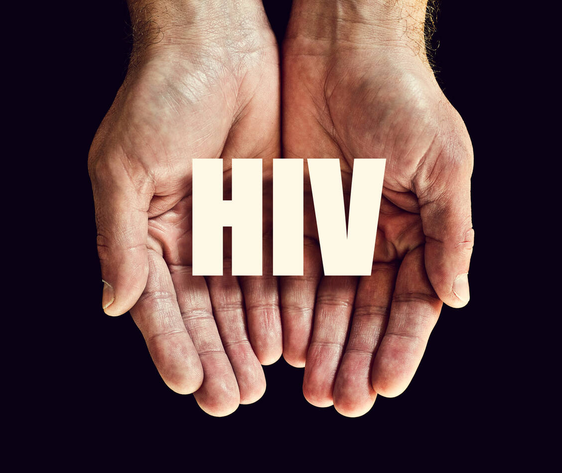 Für die Behandlung von Patienten mit multiresistenter HIV-Infektion wird es voraussichtlich bald einen neuen Wirkstoff geben: Lenacapavir. / Foto: Getty Images/Sean Gladwell