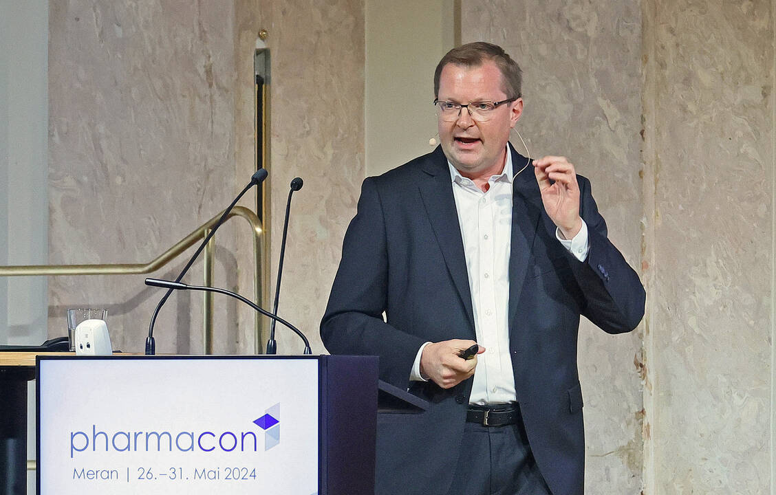 Wie lassen sich Schmerzen im Rahmen einer diabetischen Polyneuropathie lindern? Dieser Frage widmete sich der Pharmakologe Professor Dr. Achim Schmidtko beim Pharmacon in Meran.  / Foto: PZ/Alois Müller
