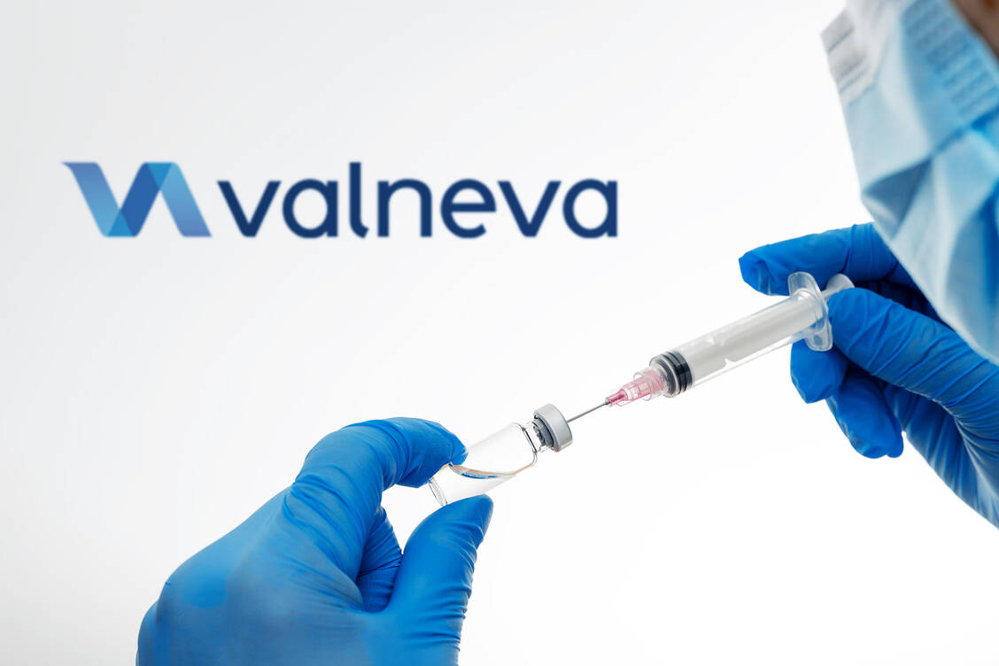 Das Unternehmen Valneva hat einen Lebendimpfstoff gegen das Chikungunya-Virus auf den Markt gebracht.  / © Adobe Stock/Bihlmayerfotografie