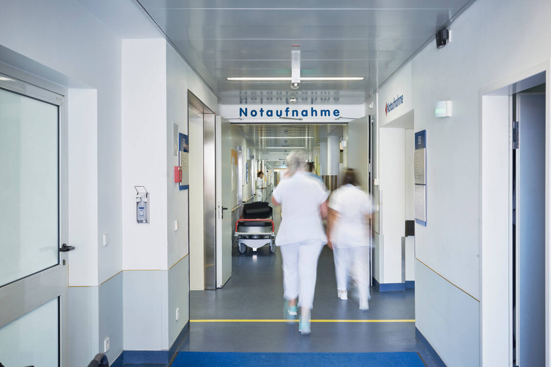 Viele Krankenhäuser kämpfen mit wirtschaftlichen Problemen.  / © © Adobe Stock/upixa