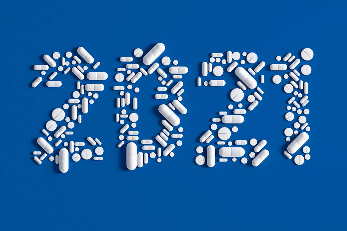 Nicht nur Tabletten, sondern auch viele parenteral zu verabreichende Medikamente waren 2021 dabei. / Foto: Getty Images/Svetlana Mokrova