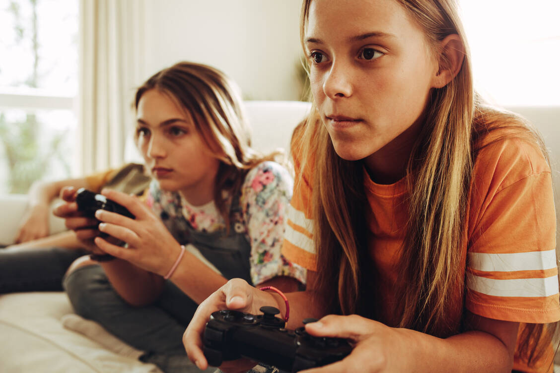 Videospiele könnten die Aufmerksamkeit trainieren, legen aktuelle Studienergebnisse nahe.  / Foto: Adobe Stock/Jacob Ammentorp Lund
