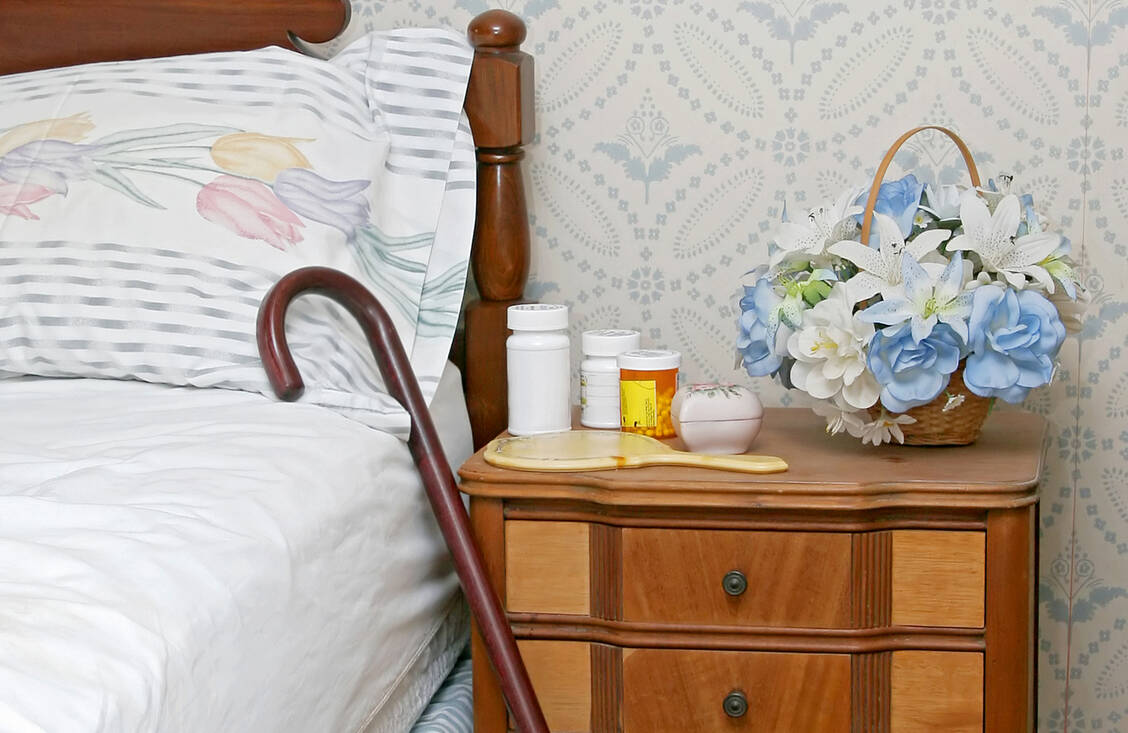 Benzodiazepine als langjährige Begleiter: Viele ältere Menschen haben eine Low-Dose-­Abhängigkeit entwickelt. / Foto: Shutterstock/Matt Antonino