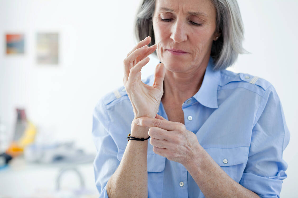 Bei rheumatoider Arthritis ist Prednisolon obligatorischer Bestandteil der Initialtherapie.  / Foto: Shutterstock/ImagePointFr