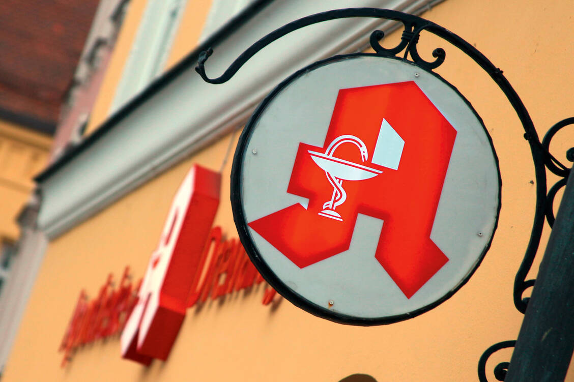 Unverändert pessimistisch: Viele Apothekeninhaber blicken voller Sorge in die Zukunft.  / Foto: Imago/Ralph Peters