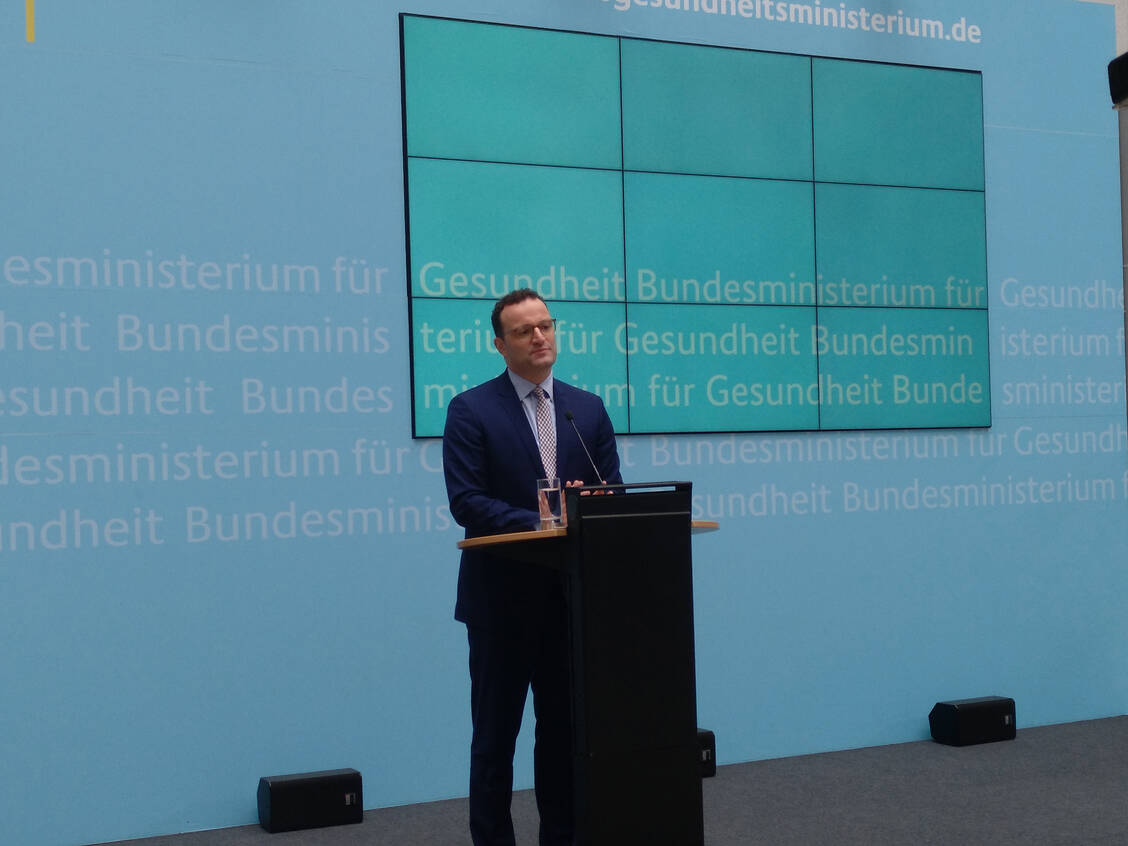Digitalisierung im Gesundheitswesen: Für Bundesgesundheitsminister Jens Spahn ist das DVG ein wichtiger Schritt nach vorne.  / Foto: PZ/Evans