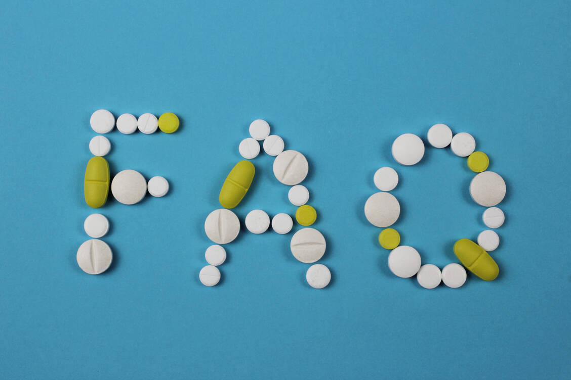 Auf einige nicht-pharmazeutische Fragen von Apothekenkunden bereitet das Studium Pharmazeuten im Praktikum nicht vor, doch dafür gibt es das Praktische Jahr.  / Foto: Adobe Stock / COPYCATS