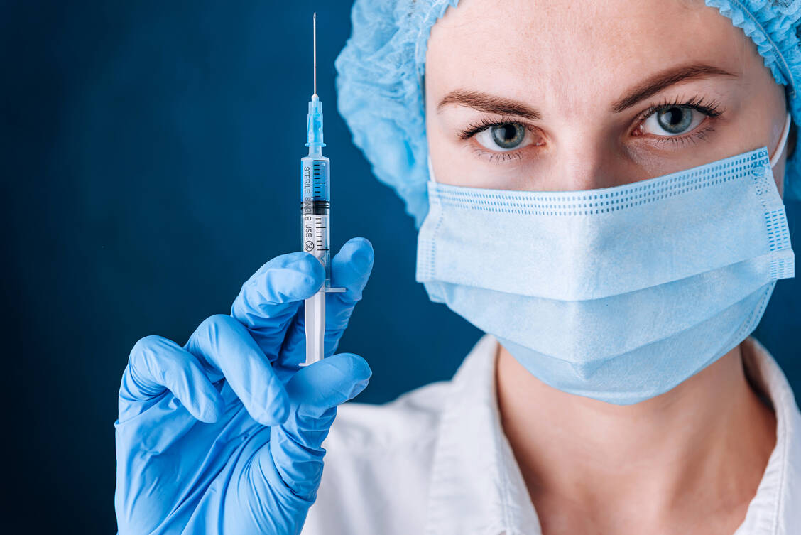 Die Grippeimpfung könnte eine Kreuzprotektion gegen das neue Coronavirus bieten. Das legt zumindest eine aktuelle Studie aus den Niederlanden nahe. / Foto: Adobe Stock/Mikhaylovskiy