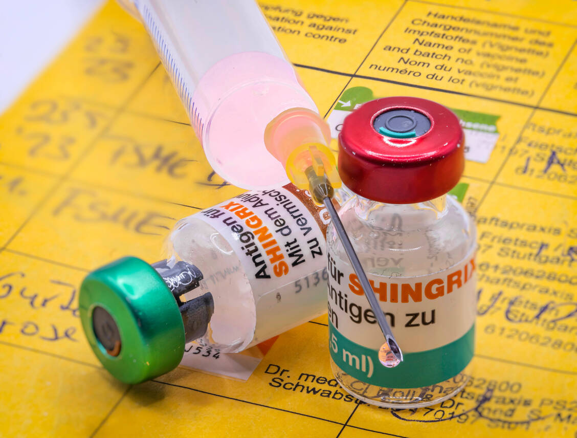 Shingrix ist derzeit der einzige Gürtelrose-Impfstoff, der in Deutschland auf dem Markt ist. / © Imago/Arnulf Hettrich