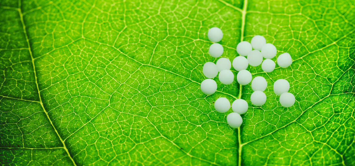 An der Lehre Samuel Hahnemanns scheiden sich seit jeher die Geister.  / Foto: Stock Adobe/by-studio