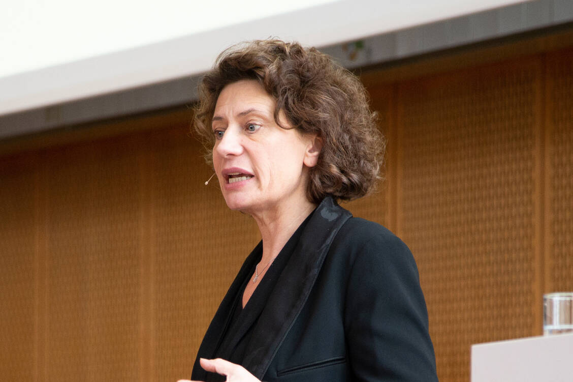 Die Sozial- und Kommunikationswissenschaftlerin Professor Dr. Andréa Belliger sieht die Apotheker in der »Pole Position«, wenn es um die Lotsenfunktion in der Gesundheitswelt geht. / Foto: BMG