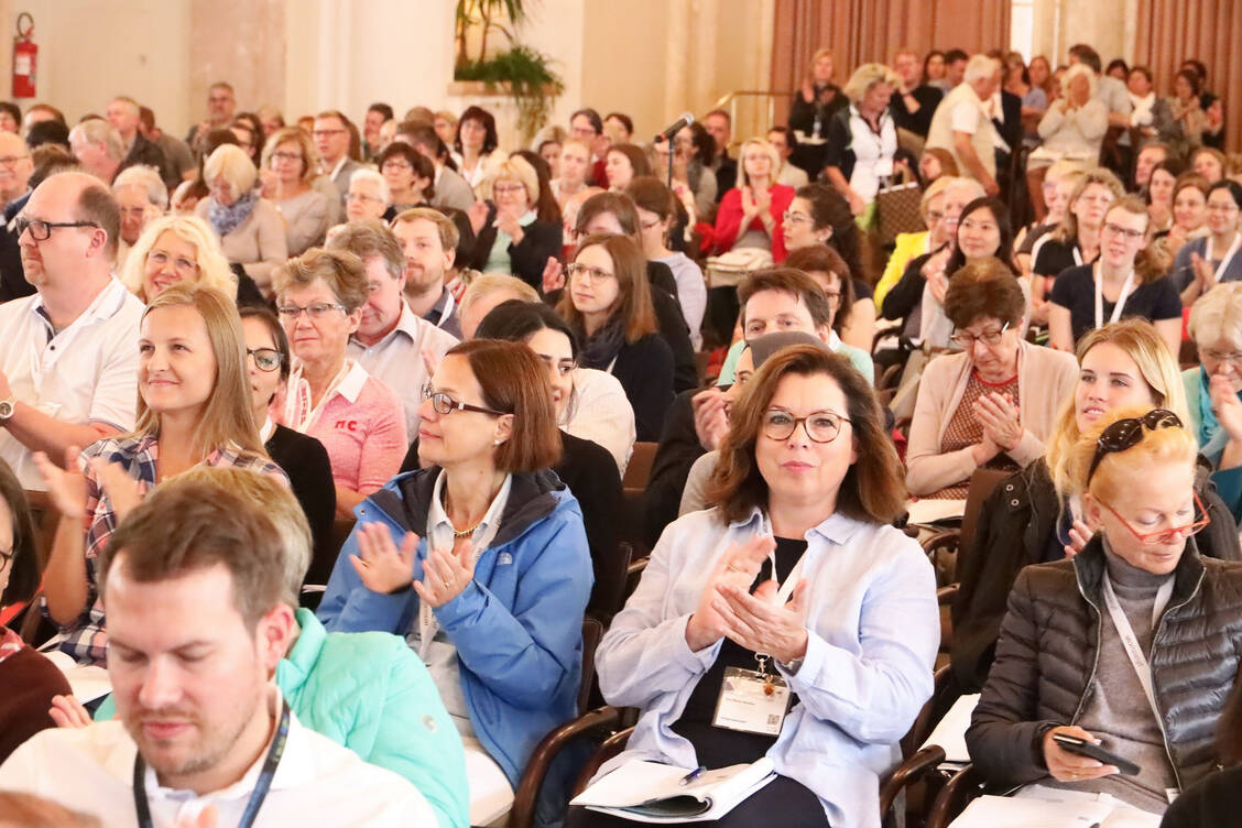 Große Präsensfortbildungen wie hier 2019 der Pharmacon in Meran müssen derzeit leider ausfallen. Hier springen Online-Angebote wie der PZ-Akademie ein. / Foto: PZ/Alois Müller
