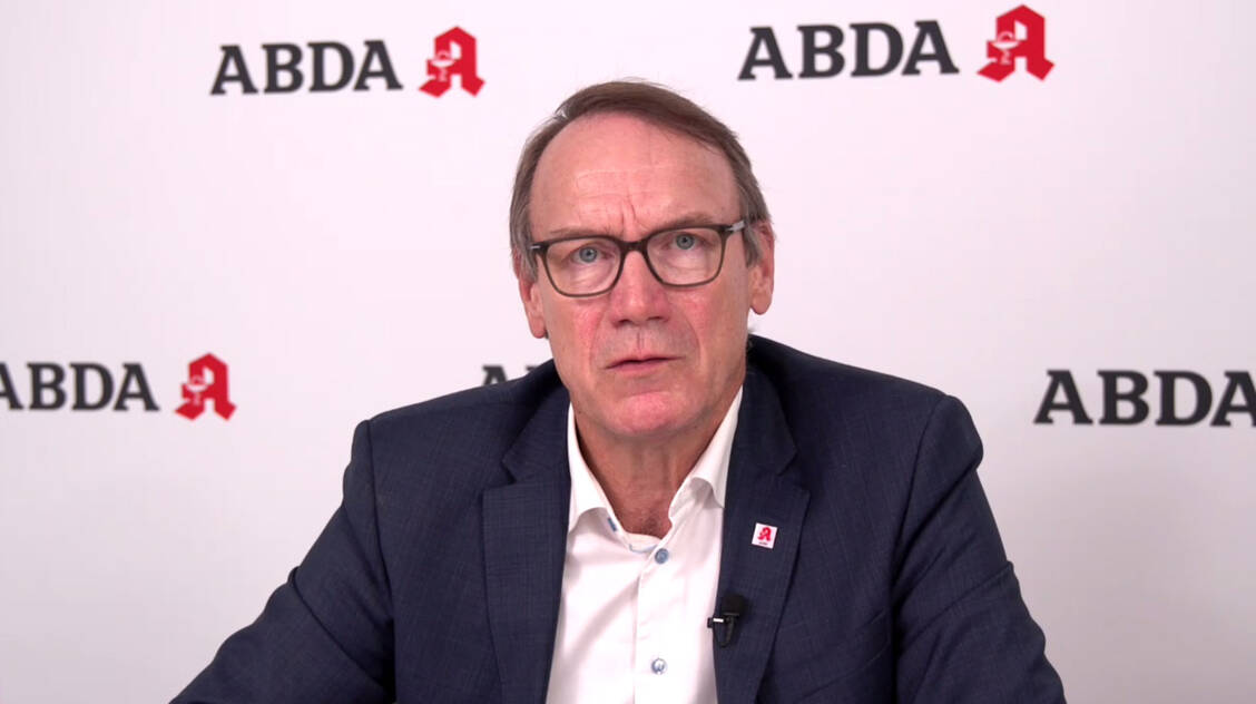 ABDA-Präsident Thomas Preis (Archivbild) ist empört über die nun angestoßene Apothekenreform. / © ABDA/Screenshot