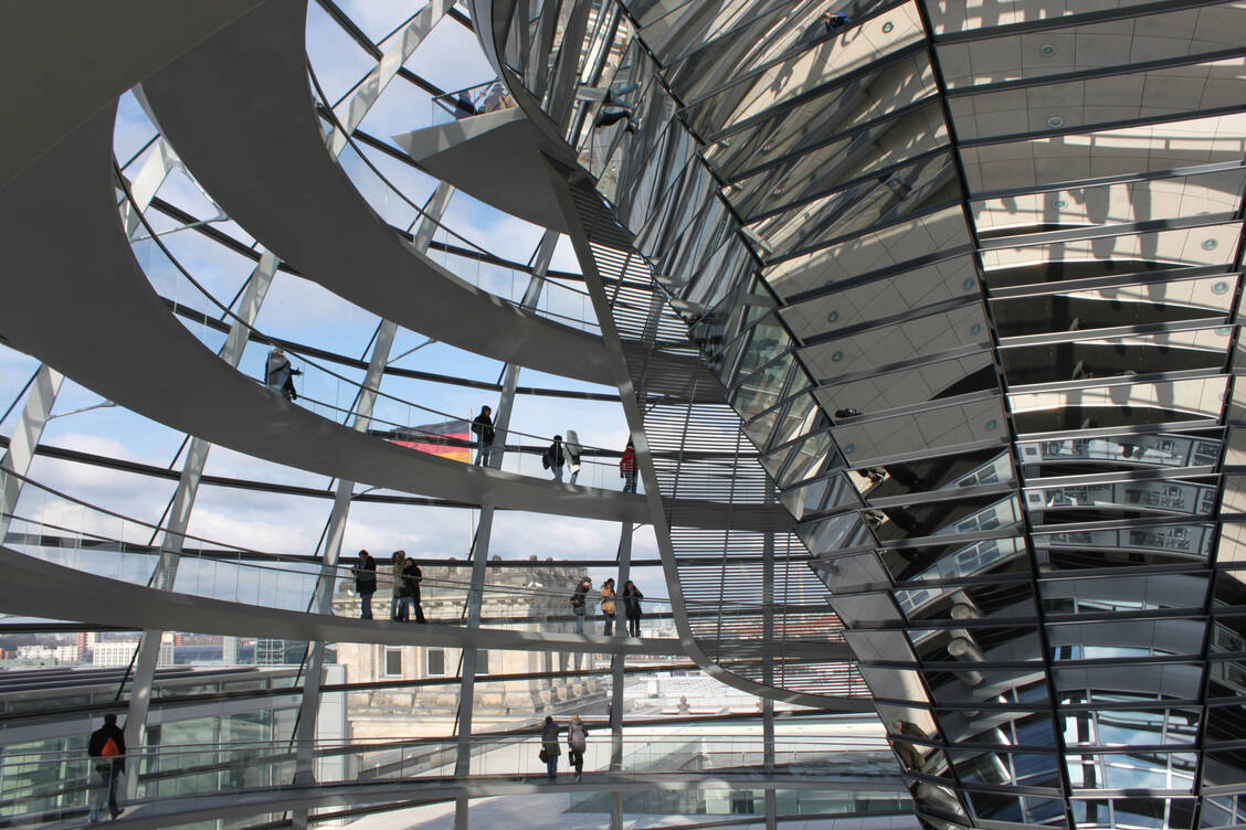 Kritik aus den eigenen Reihen: Ein Gutachten des Wissenschaftlichen Diensts des Bundestags sieht die Zusammenarbeit des Bundesgesundheitsministeriums mit Google sehr skeptisch. / Foto: Shotshop/DrClhouse