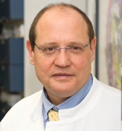 Professor Dr. Andreas Straube von der Neurolo­gischen Klinik Großhadern in München ist Vizepräsident der Deutschen Migräne- und Kopfschmerzgesellschaft und hat an zahlreichen Leitlinien mitgearbeitet.
<p class="fotonachweis">Foto: Straube</p>