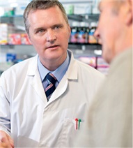 Die Erfahrung des Apothekers und die Be-dürfnisse des Patienten sind für die evidenzbasierte Medizin wichtig.
<p class="fotonachweis">Foto: iStock/Sturti</p>