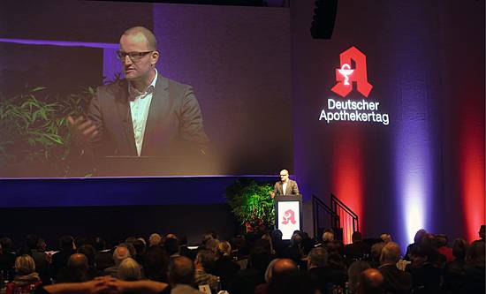 CDU-Gesundheitsexperte Jens Spahn kritisierte  die Blockade­haltung der  Krankenkassen scharf. Mit  deutlichen Worten bemängelte er auch willkürliche Retaxationen.