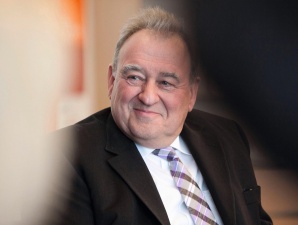 Der DAV-Vorsitzende Fritz Becker freute sich über so manches Statement der versammelten Politiker.