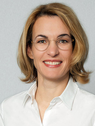 Apothekerin Andrea Thüring bezieht schon seit einigen Jahren Ökostrom und hat Klimaschutz auf ihre Agenda gesetzt. / Foto: Andrea Thüring